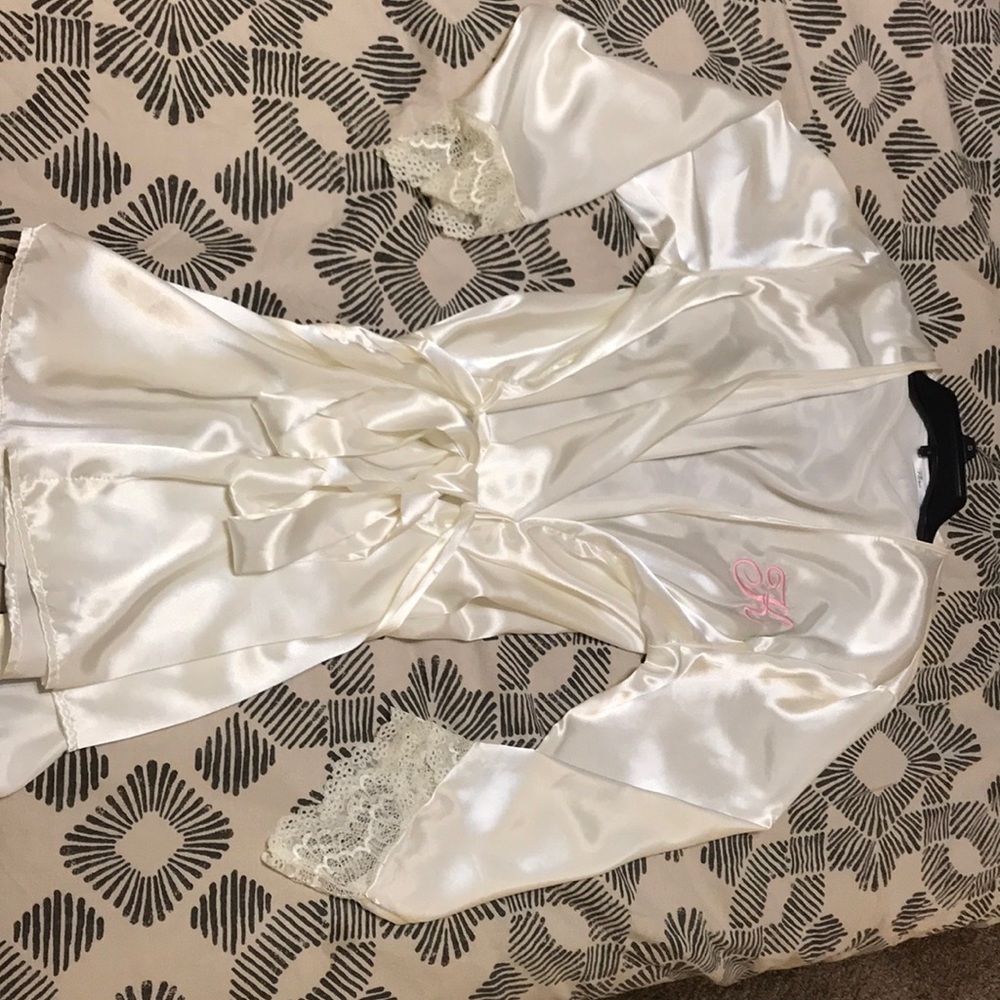 Silk robe with lace trim